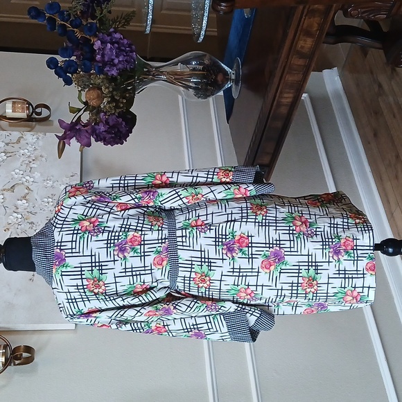 Victoria's Secret Gold Label Floral Kimono Robe. Size OS - Picture 10 of 17